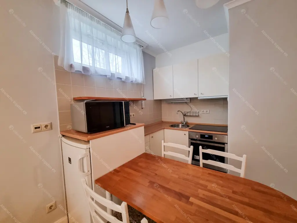 Kiadó albérlet 350000 Ft/hó áron: Budapest, I. kerület  Szirtes út. Mérete: 46 nm, 2 szobás | Alberlet.hu - 6645121