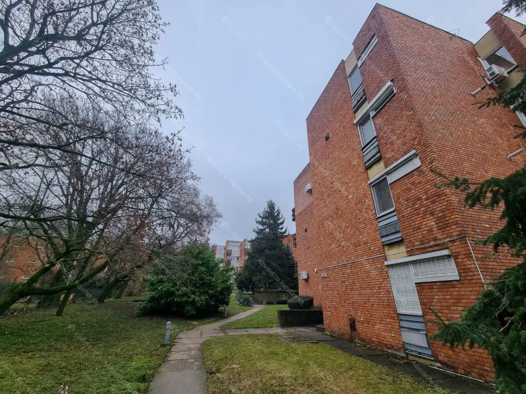 Kiadó albérlet 350000 Ft/hó áron: Budapest, I. kerület  Szirtes út. Mérete: 46 nm, 2 szobás | Alberlet.hu - 6645128