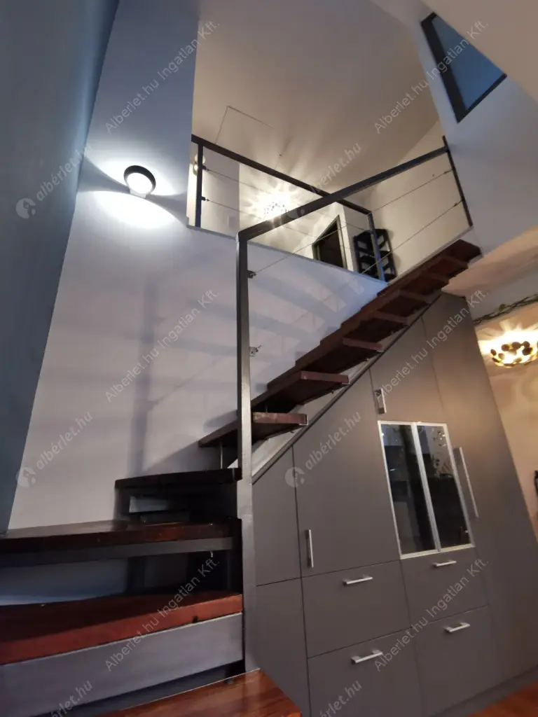 Kiadó albérlet 600000 Ft/hó áron: Budapest, I. kerület  Toldy Ferenc utca. Mérete: 105 nm, 5 szobás | Alberlet.hu - 6572982