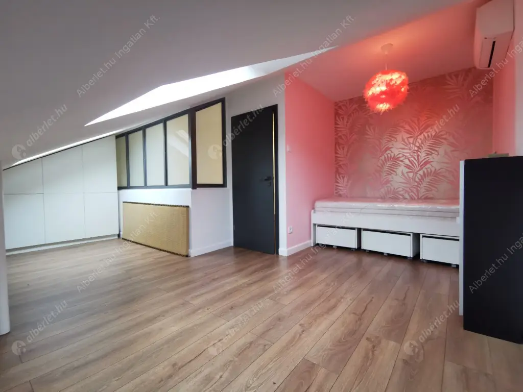 Kiadó albérlet 600000 Ft/hó áron: Budapest, I. kerület  Toldy Ferenc utca. Mérete: 105 nm, 5 szobás | Alberlet.hu - 6572986