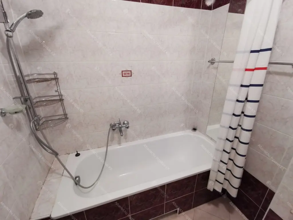 Kiadó albérlet 295000 Ft/hó áron: Budapest, I. kerület  Toldy Ferenc utca. Mérete: 72 nm, 2 szobás | Alberlet.hu - 6703738