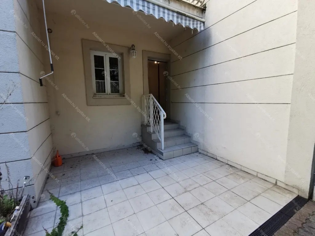 Kiadó albérlet 295000 Ft/hó áron: Budapest, I. kerület  Toldy Ferenc utca. Mérete: 72 nm, 2 szobás | Alberlet.hu - 6703748