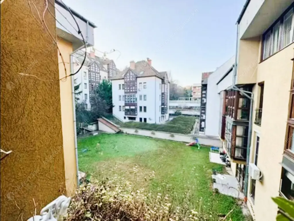 Kiadó albérlet 500000 Ft/hó áron: Budapest, I. kerület  Toldy Ferenc utca. Mérete: 84 nm, 3 szobás | Alberlet.hu - 6551967