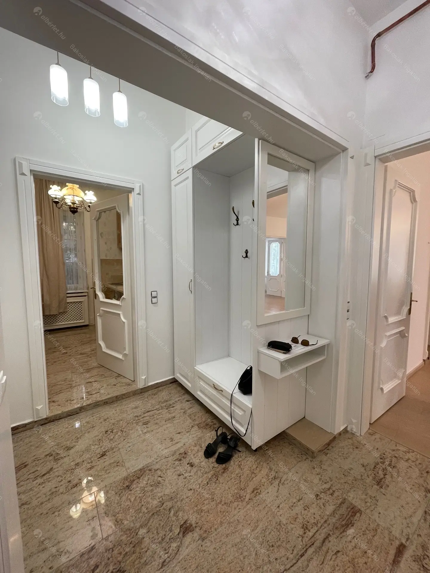 Kiadó albérlet 1446000 Ft/hó áron: Budapest, I. kerület  Tóth Árpád sétány. Mérete: 135 nm, 4 szobás | Alberlet.hu - 6533149