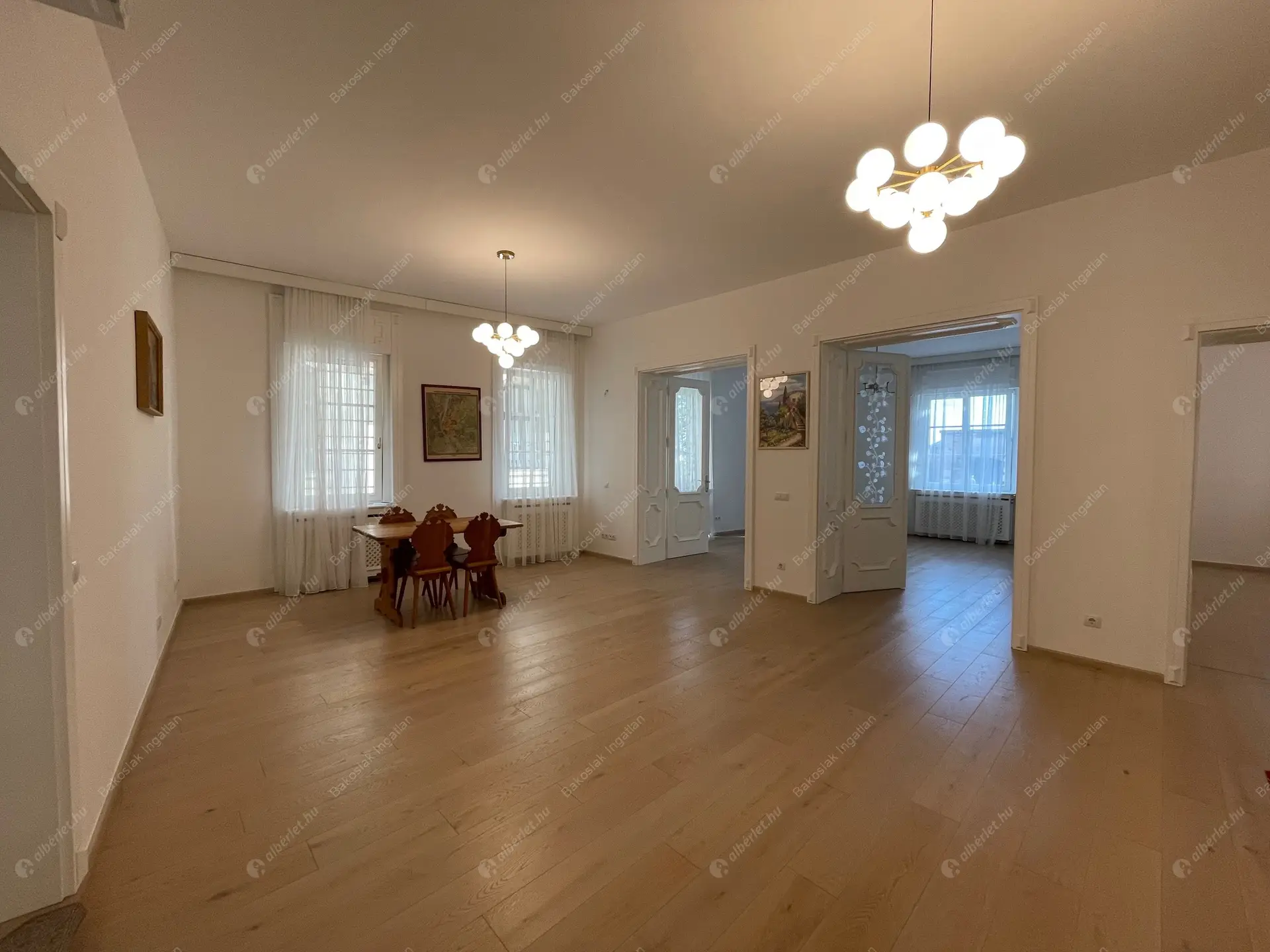 Kiadó albérlet 1446000 Ft/hó áron: Budapest, I. kerület  Tóth Árpád sétány. Mérete: 135 nm, 4 szobás | Alberlet.hu - 6533152