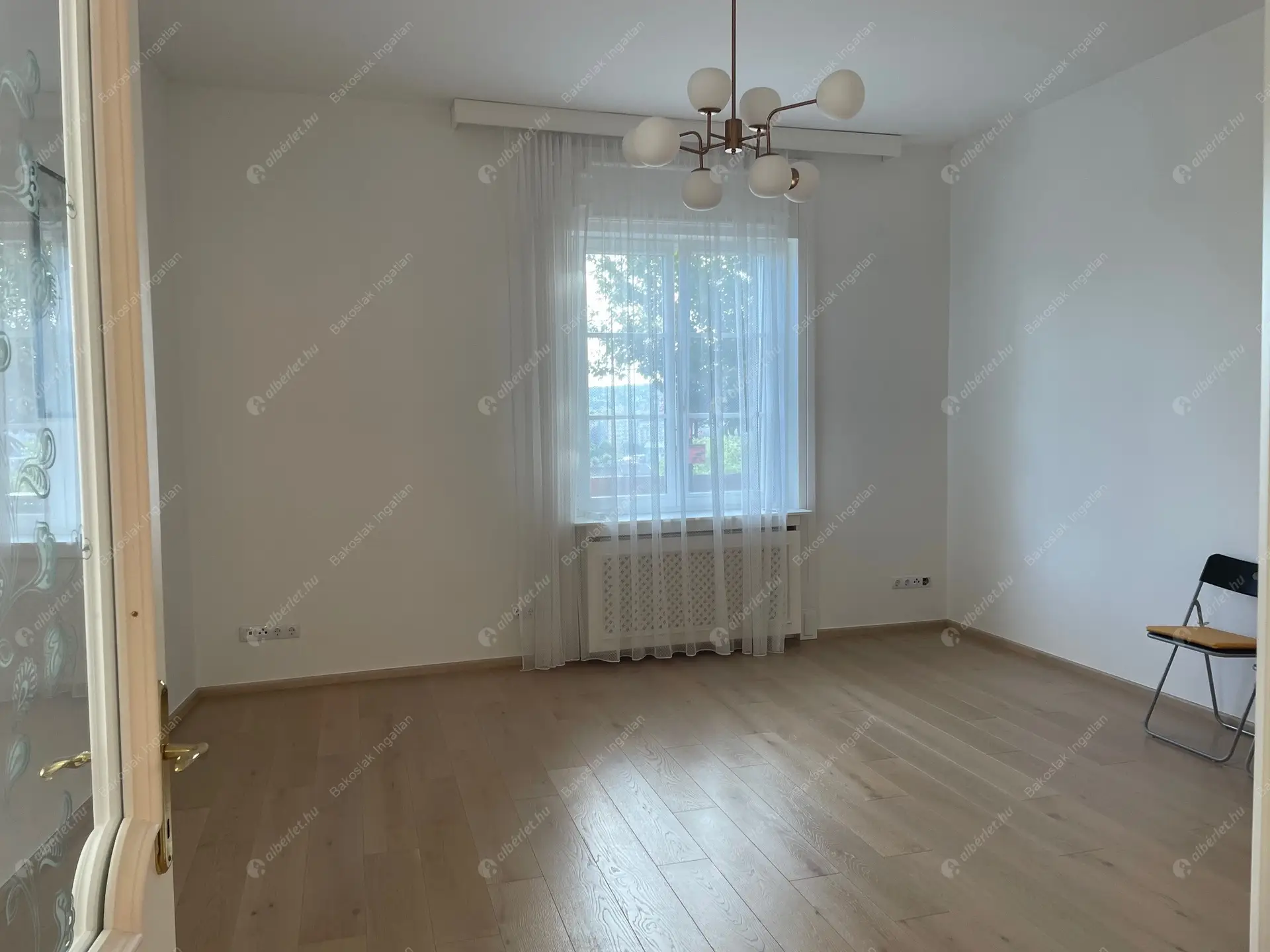 Kiadó albérlet 1446000 Ft/hó áron: Budapest, I. kerület  Tóth Árpád sétány. Mérete: 135 nm, 4 szobás | Alberlet.hu - 6533157