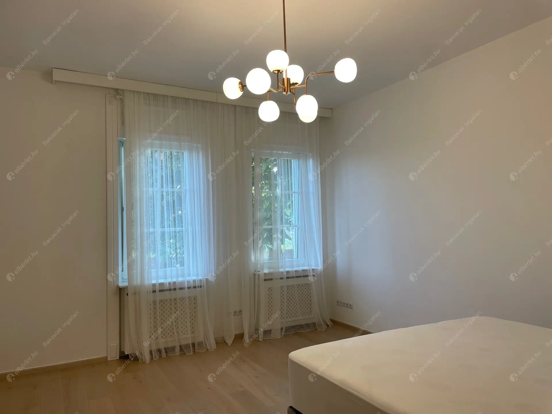 Kiadó albérlet 1446000 Ft/hó áron: Budapest, I. kerület  Tóth Árpád sétány. Mérete: 135 nm, 4 szobás | Alberlet.hu - 6533161