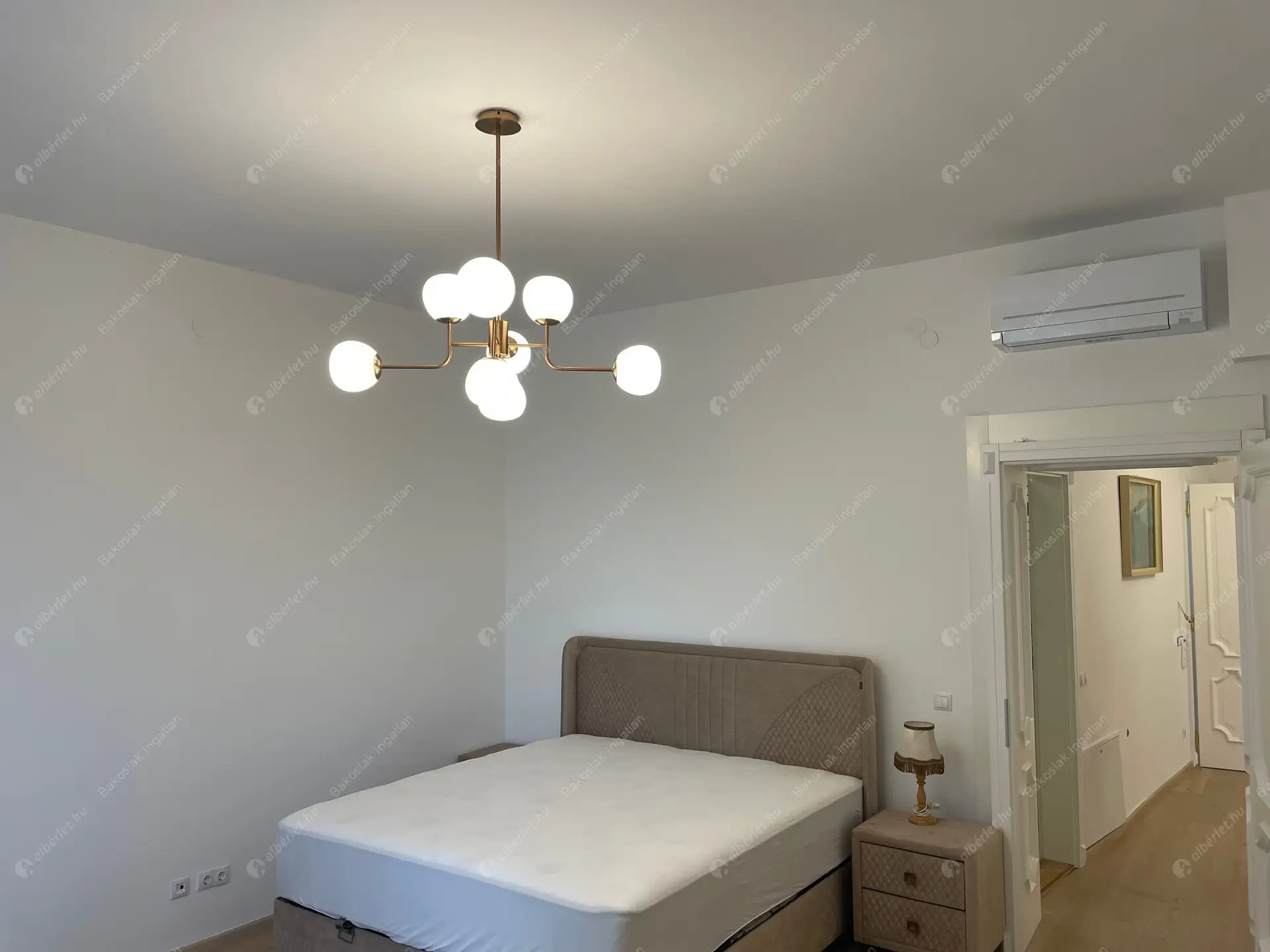 Kiadó albérlet 1446000 Ft/hó áron: Budapest, I. kerület  Tóth Árpád sétány. Mérete: 135 nm, 4 szobás | Alberlet.hu - 6533163