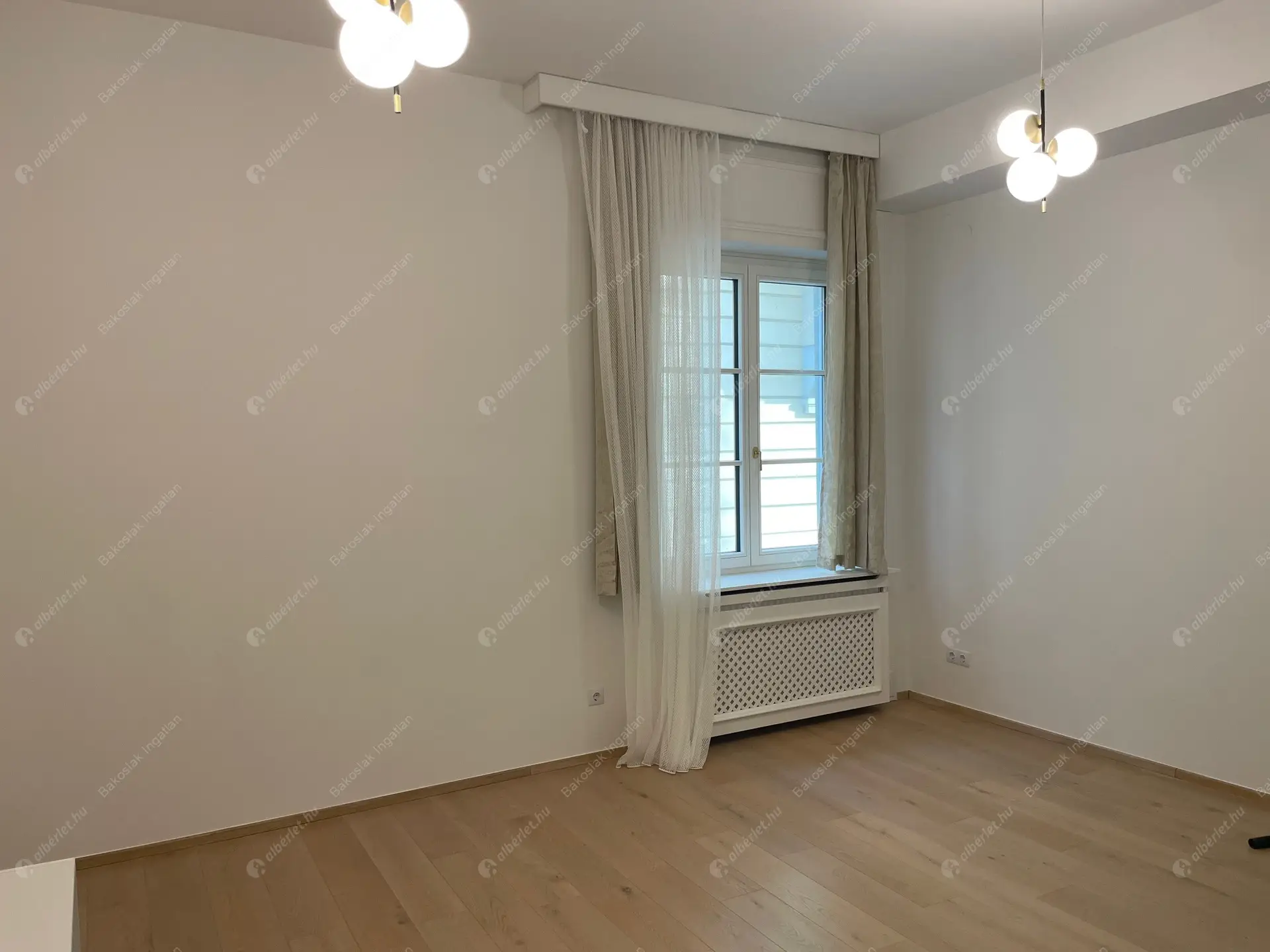 Kiadó albérlet 1446000 Ft/hó áron: Budapest, I. kerület  Tóth Árpád sétány. Mérete: 135 nm, 4 szobás | Alberlet.hu - 6533166