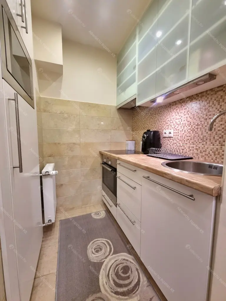 Kiadó albérlet 340000 Ft/hó áron: Budapest, I. kerület  Úri utca. Mérete: 30 nm, 1 szobás | Alberlet.hu - 6641811