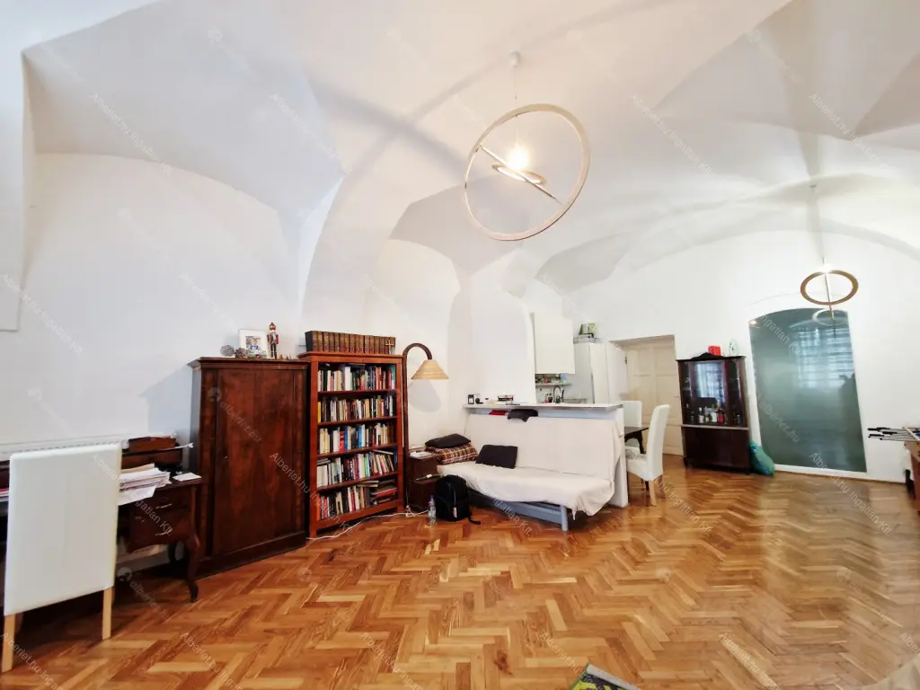 Kiadó albérlet 390000 Ft/hó áron: Budapest, I. kerület  Úri utca. Mérete: 72 nm, 2 szobás | Alberlet.hu - 6705986