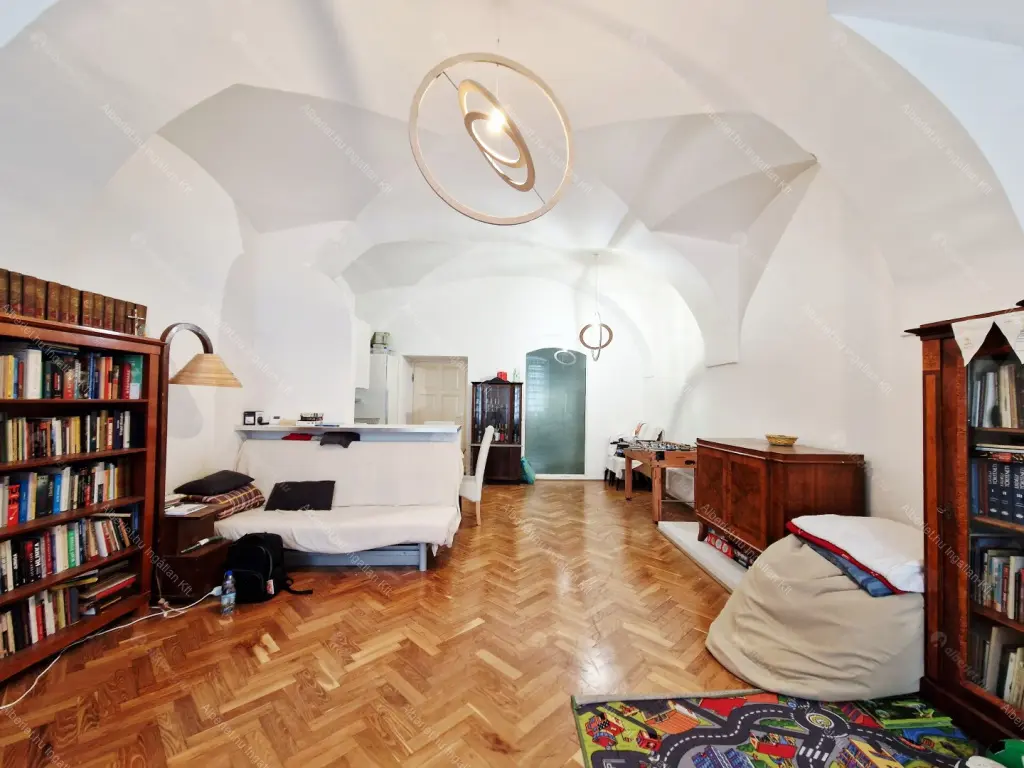 Kiadó albérlet 390000 Ft/hó áron: Budapest, I. kerület  Úri utca. Mérete: 72 nm, 2 szobás | Alberlet.hu - 6705987