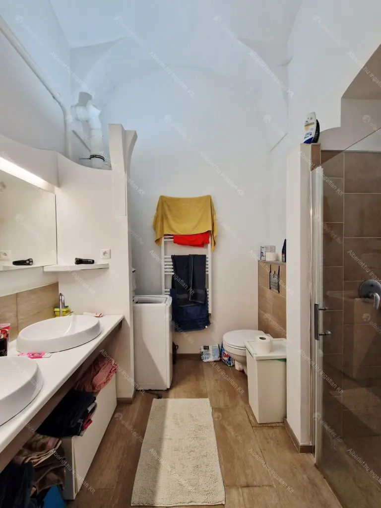 Kiadó albérlet 390000 Ft/hó áron: Budapest, I. kerület  Úri utca. Mérete: 72 nm, 2 szobás | Alberlet.hu - 6705994