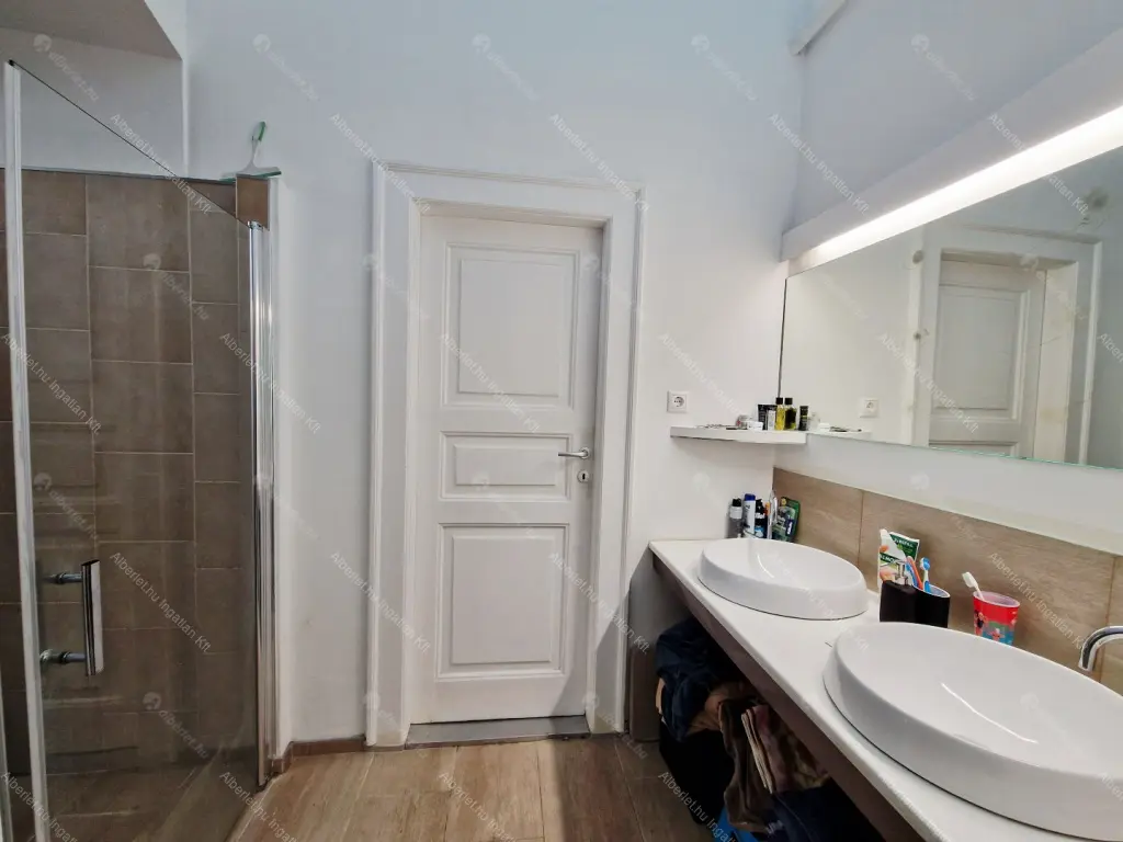 Kiadó albérlet 390000 Ft/hó áron: Budapest, I. kerület  Úri utca. Mérete: 72 nm, 2 szobás | Alberlet.hu - 6705995