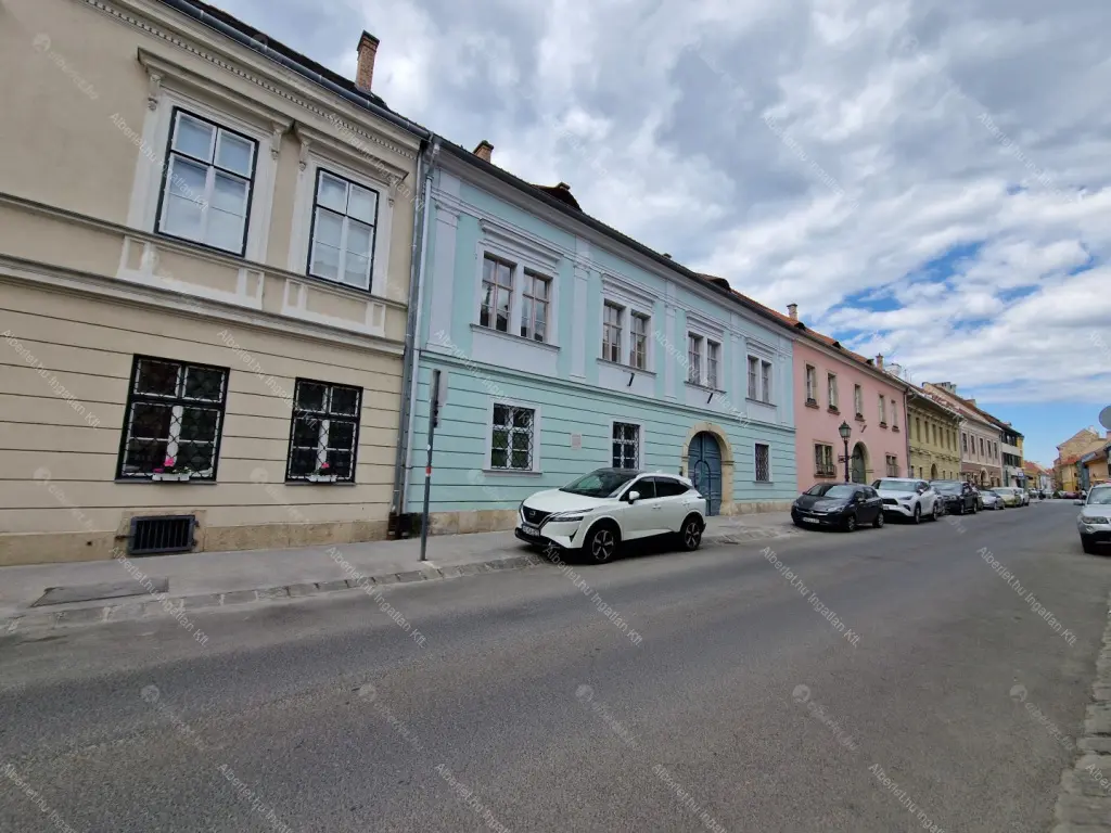 Kiadó albérlet 390000 Ft/hó áron: Budapest, I. kerület  Úri utca. Mérete: 72 nm, 2 szobás | Alberlet.hu - 6706001