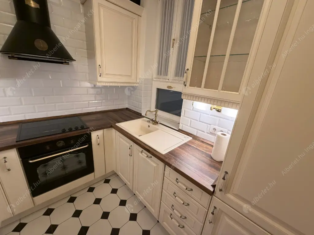 Kiadó albérlet 800000 Ft/hó áron: Budapest, I. kerület  Úri utca. Mérete: 75 nm, 2 szobás | Alberlet.hu - 6577984