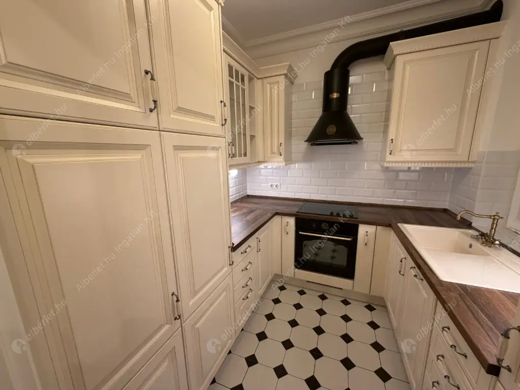 Kiadó albérlet 800000 Ft/hó áron: Budapest, I. kerület  Úri utca. Mérete: 75 nm, 2 szobás | Alberlet.hu - 6577985