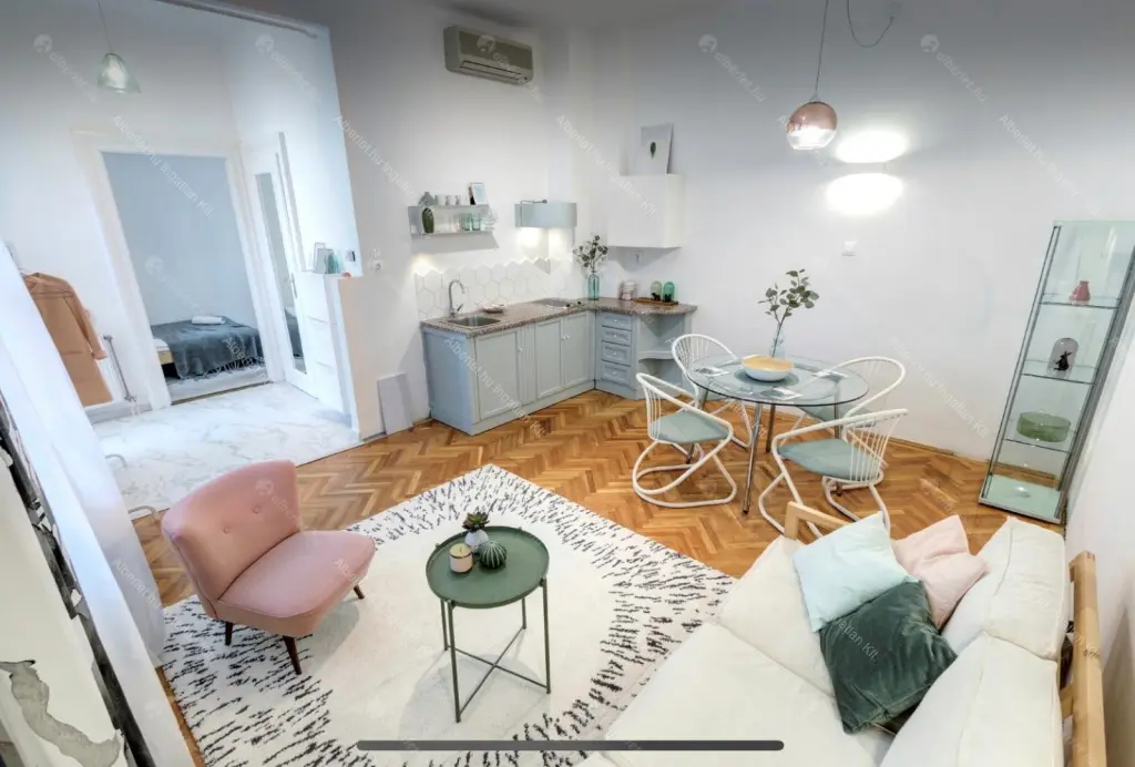 Kiadó albérlet 250000 Ft/hó áron: Budapest, I. kerület  Vám utca. Mérete: 40 nm, 2 szobás | Alberlet.hu - 6643005