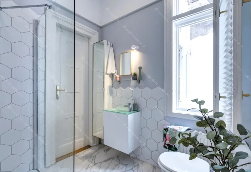 Kiadó albérlet 250000 Ft/hó áron: Budapest, I. kerület  Várkert rakpart. Mérete: 40 nm, 2 szobás | Alberlet.hu - 6644224