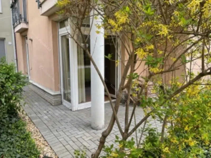 Kiadó albérlet 299000 Ft/hó áron: Budapest, I. kerület  Zsolt utca. Mérete: 47 nm, 2 szobás | Alberlet.hu - 6656554