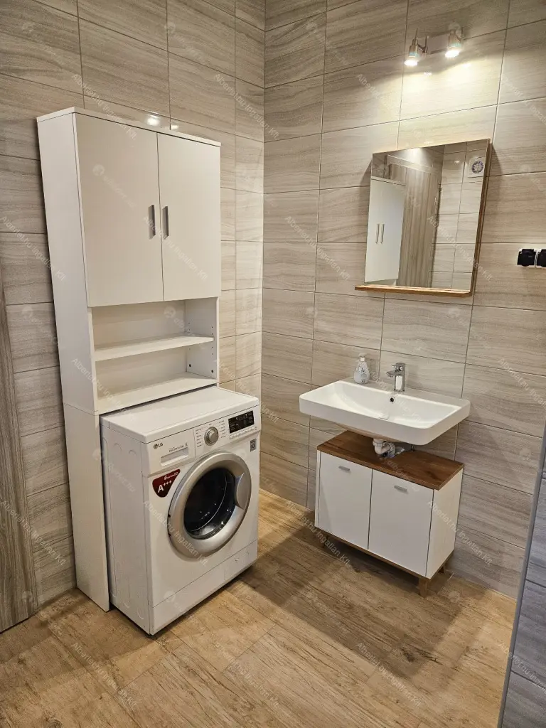 Kiadó albérlet 260000 Ft/hó áron: Budapest, I. kerület  Zsolt utca. Mérete: 50 nm, 1 szobás | Alberlet.hu - 6654706