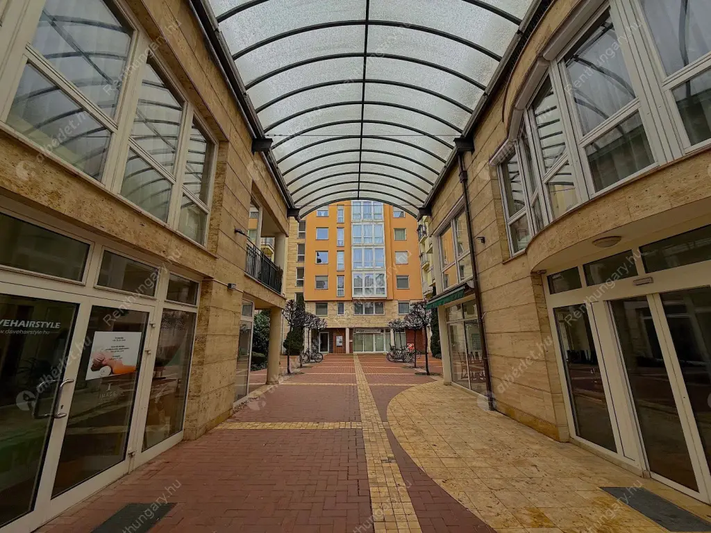 Kiadó albérlet 400000 Ft/hó áron: Budapest, I. kerület  Zsolt utca. Mérete: 55 nm, 2 szobás | Alberlet.hu - 6612381