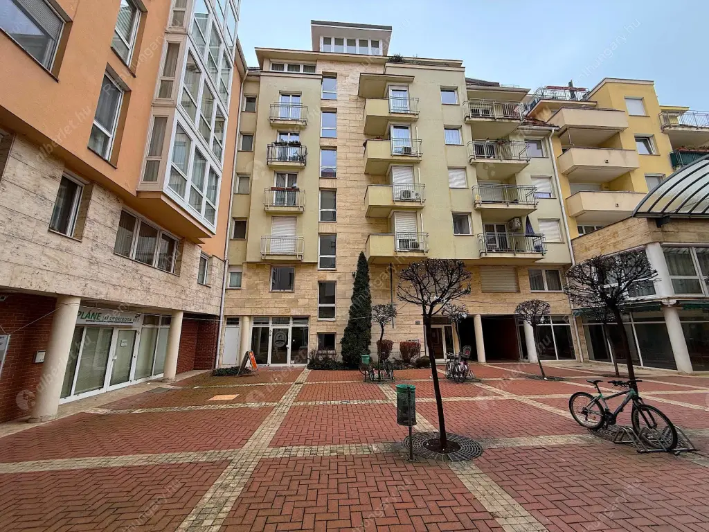 Kiadó albérlet 400000 Ft/hó áron: Budapest, I. kerület  Zsolt utca. Mérete: 55 nm, 2 szobás | Alberlet.hu - 6612382