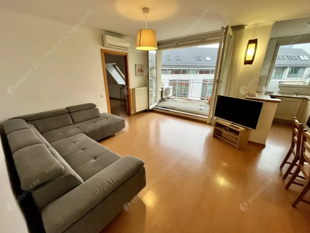 Kiadó albérlet 360000 Ft/hó áron: Budapest, I. kerület  Zsolt utca. Mérete: 74 nm, 3 szobás | Alberlet.hu - 6611725