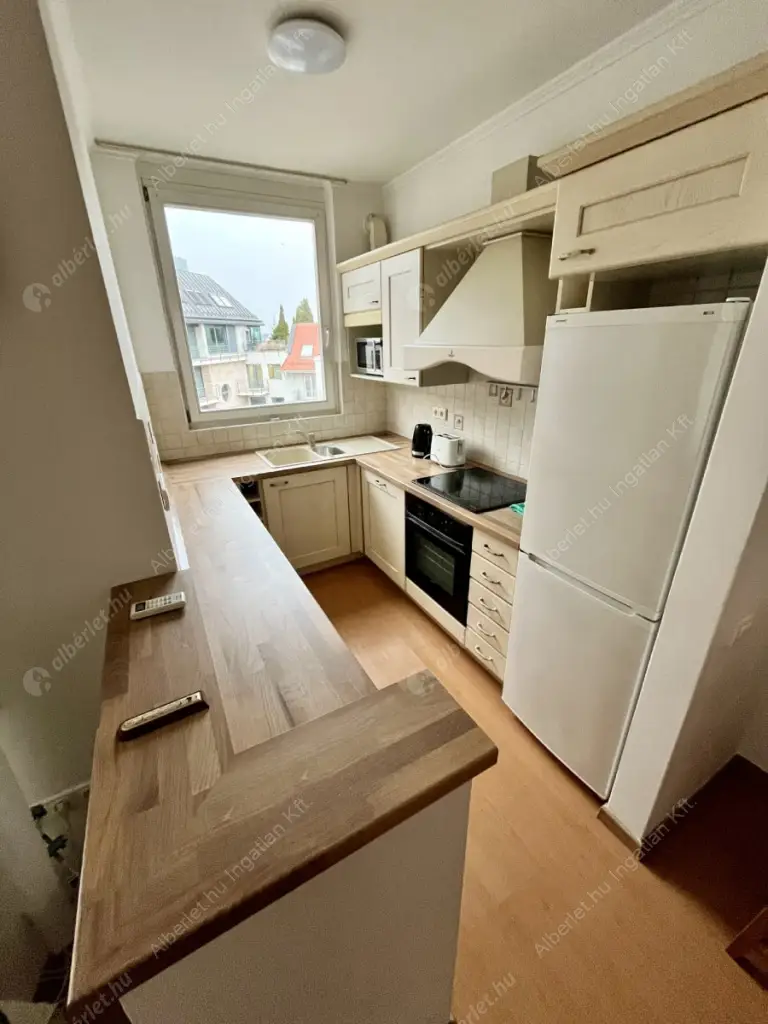 Kiadó albérlet 360000 Ft/hó áron: Budapest, I. kerület  Zsolt utca. Mérete: 74 nm, 3 szobás | Alberlet.hu - 6611727