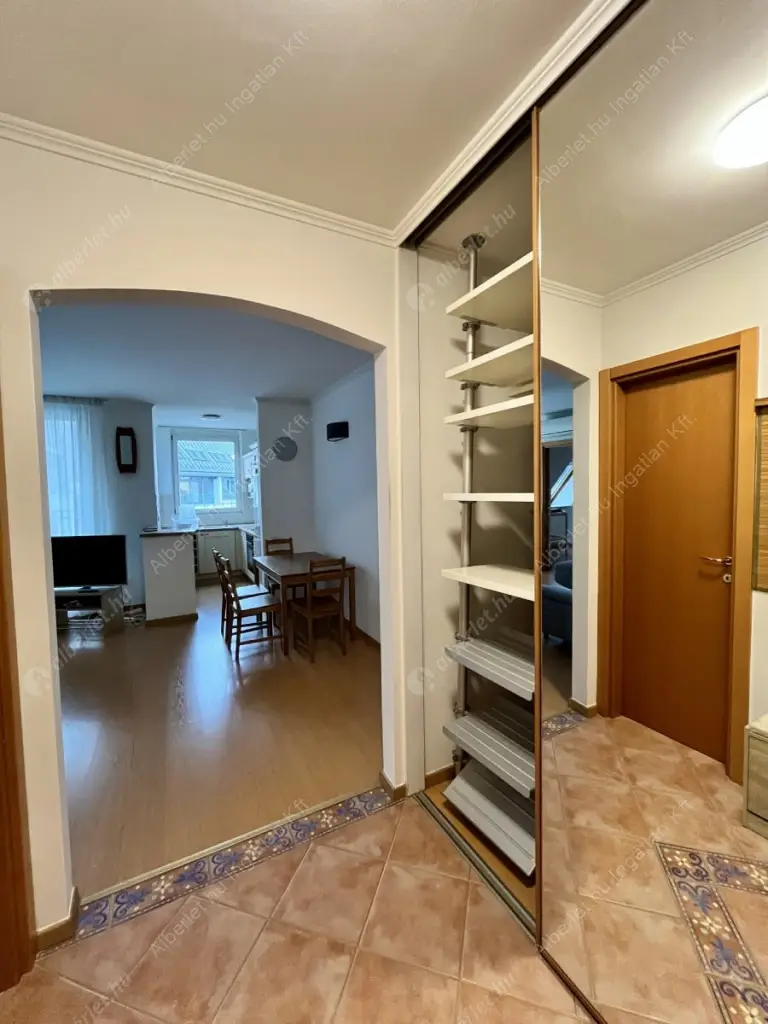 Kiadó albérlet 360000 Ft/hó áron: Budapest, I. kerület  Zsolt utca. Mérete: 74 nm, 3 szobás | Alberlet.hu - 6611732