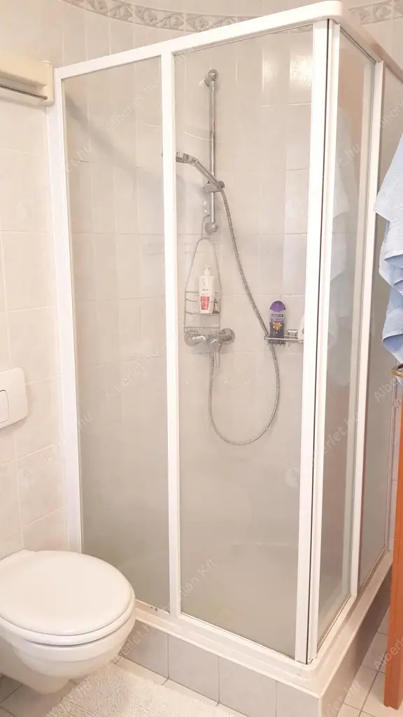 Kiadó albérlet 599000 Ft/hó áron: Budapest, I. kerület  Zsolt utca. Mérete: 80 nm, 3 szobás | Alberlet.hu - 6515763