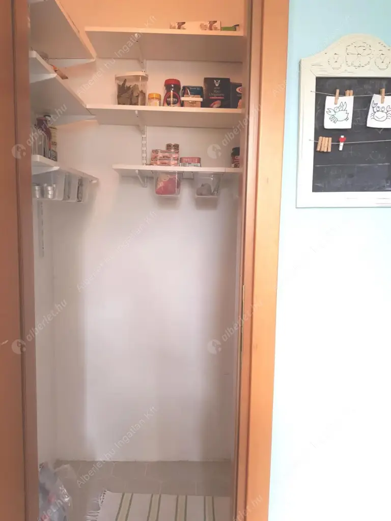 Kiadó albérlet 599000 Ft/hó áron: Budapest, I. kerület  Zsolt utca. Mérete: 80 nm, 3 szobás | Alberlet.hu - 6515765