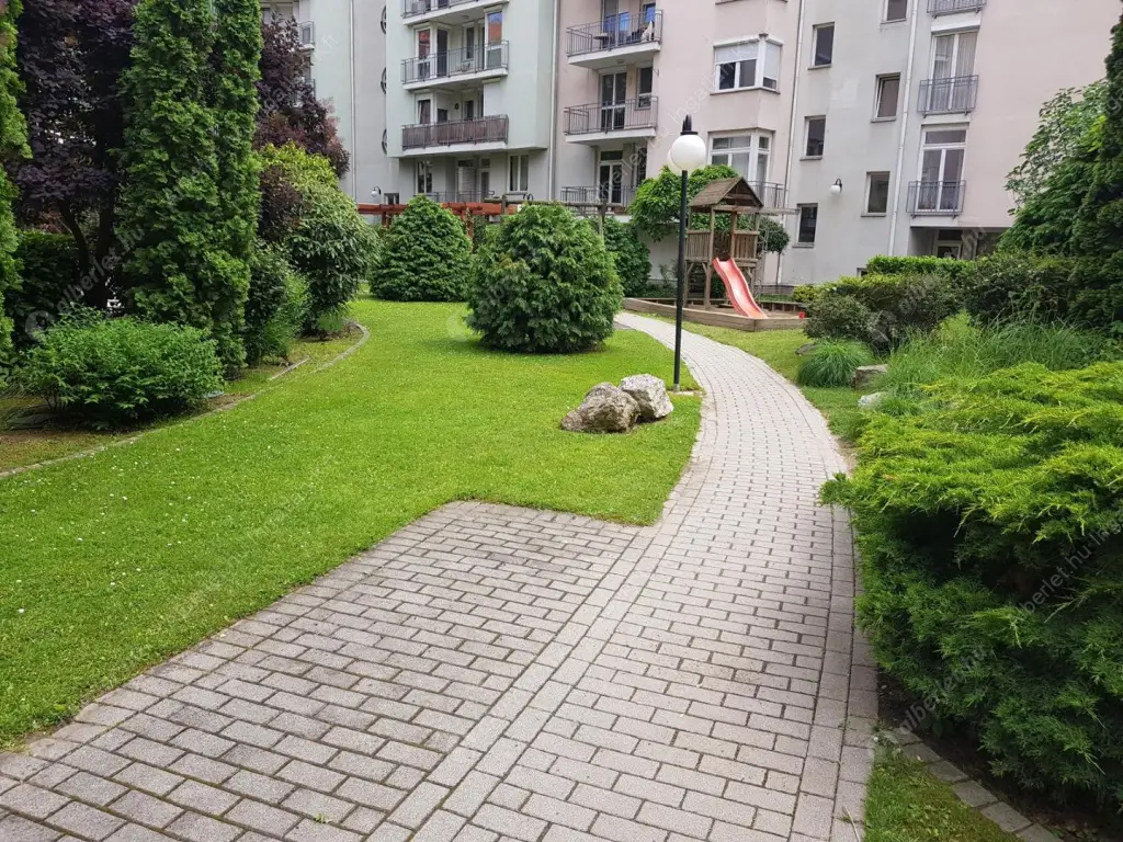 Kiadó albérlet 599000 Ft/hó áron: Budapest, I. kerület  Zsolt utca. Mérete: 80 nm, 3 szobás | Alberlet.hu - 6515767