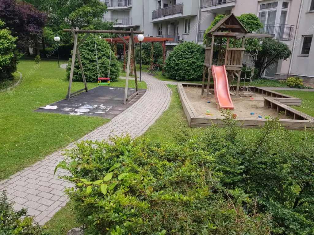 Kiadó albérlet 599000 Ft/hó áron: Budapest, I. kerület  Zsolt utca. Mérete: 80 nm, 3 szobás | Alberlet.hu - 6615533