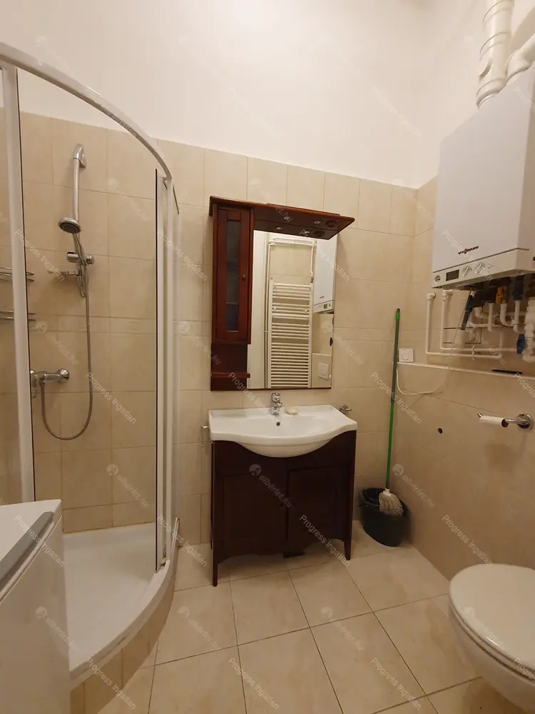 Kiadó albérlet 215000 Ft/hó áron: Budapest, II. kerület  Ady Endre utca. Mérete: 37 nm, 1 szobás | Alberlet.hu - 6676772