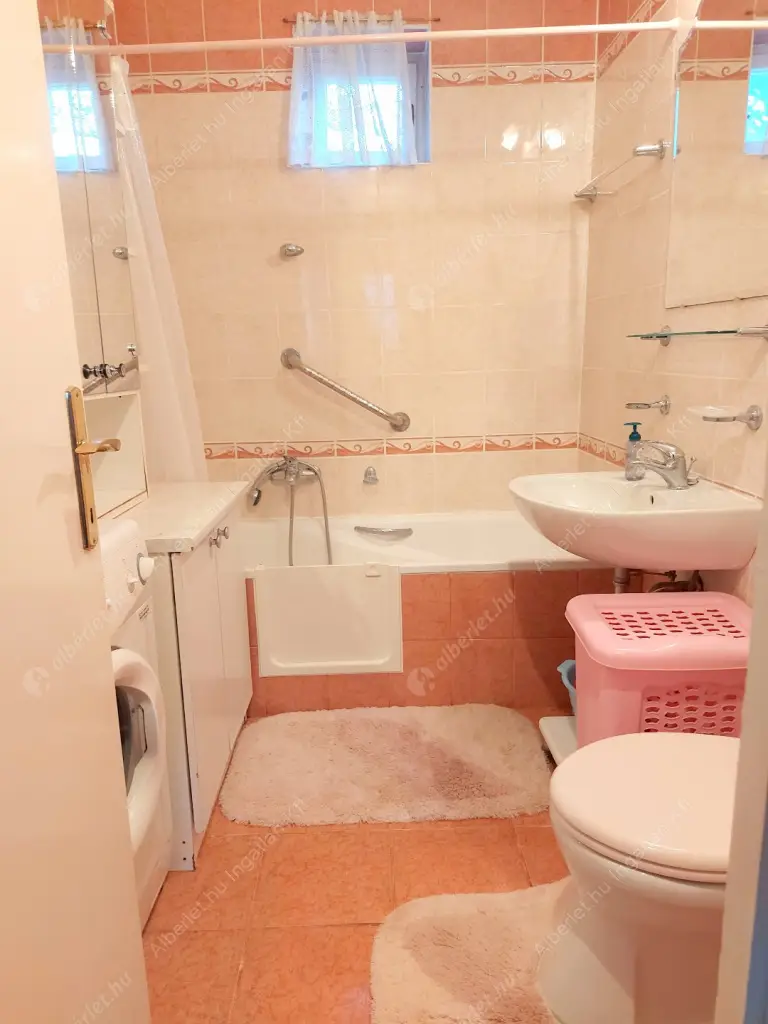 Kiadó albérlet 230000 Ft/hó áron: Budapest, II. kerület  Áfonya utca. Mérete: 53 nm, 1 szobás | Alberlet.hu - 6598947