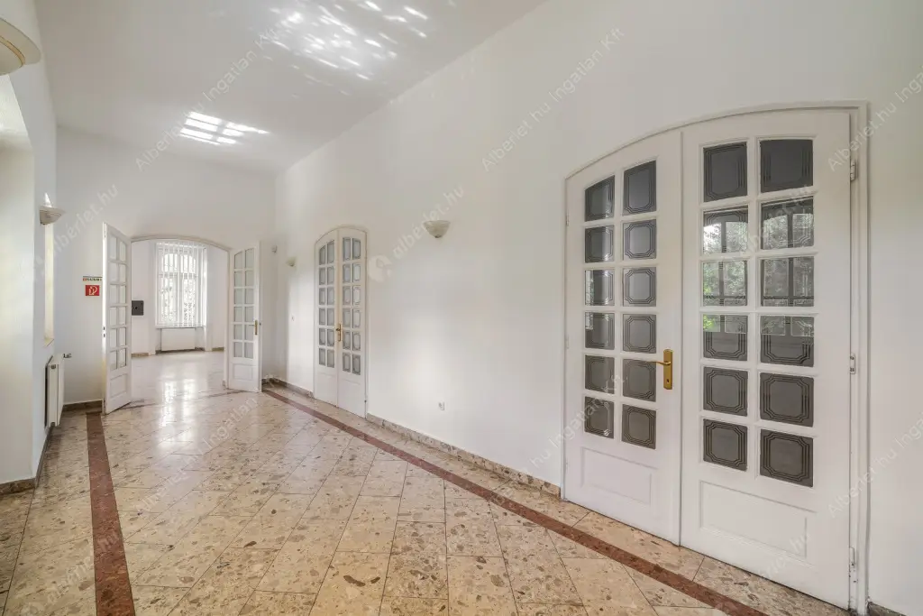 Kiadó albérlet 2900000 Ft/hó áron: Budapest, II. kerület  Áldás utca. Mérete: 638 nm, 20 szobás | Alberlet.hu - 6634132