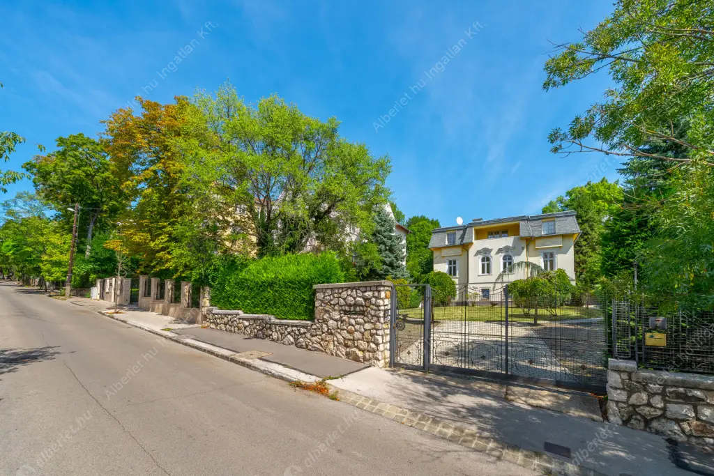 Kiadó albérlet 2900000 Ft/hó áron: Budapest, II. kerület  Áldás utca. Mérete: 638 nm, 20 szobás | Alberlet.hu - 6634146