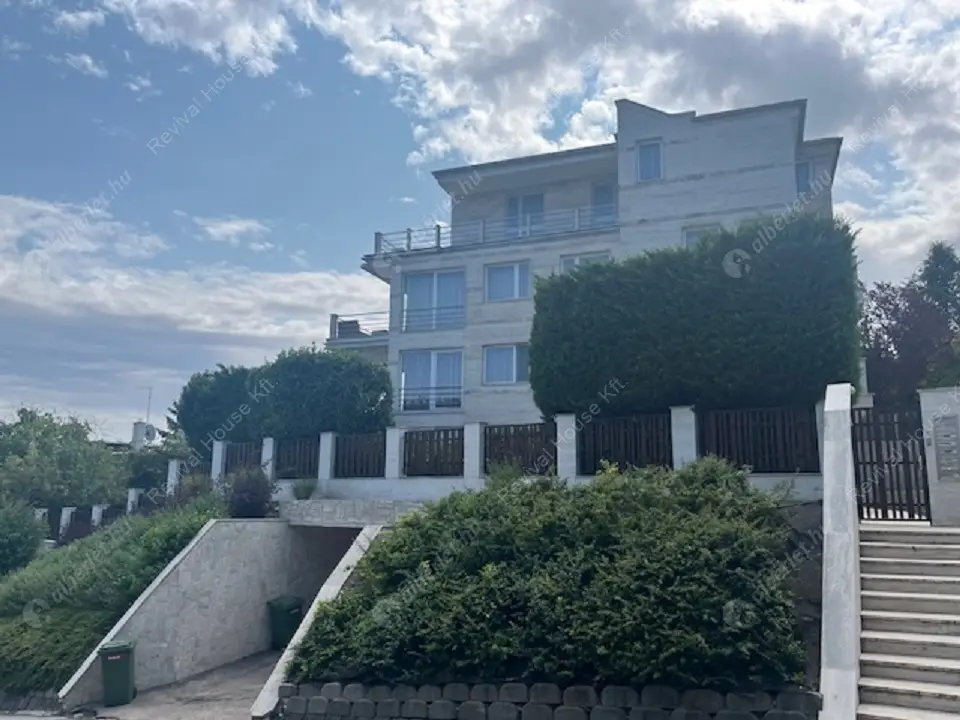 Kiadó albérlet 700000 Ft/hó áron: Budapest, II. kerület  Alsó zöldmáli út. Mérete: 113 nm, 4 szobás | Alberlet.hu - 6505206