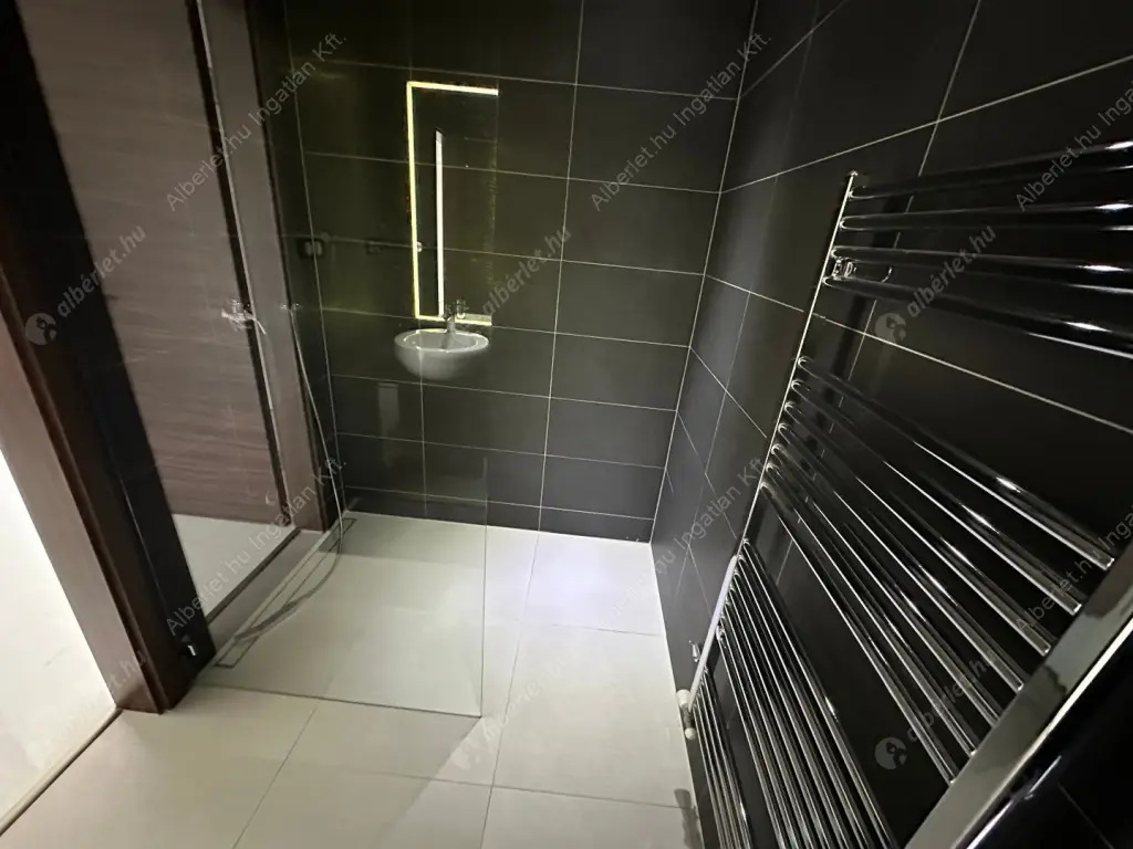 Kiadó albérlet 700000 Ft/hó áron: Budapest, II. kerület  Alsó zöldmáli út. Mérete: 113 nm, 3 szobás | Alberlet.hu - 6580601