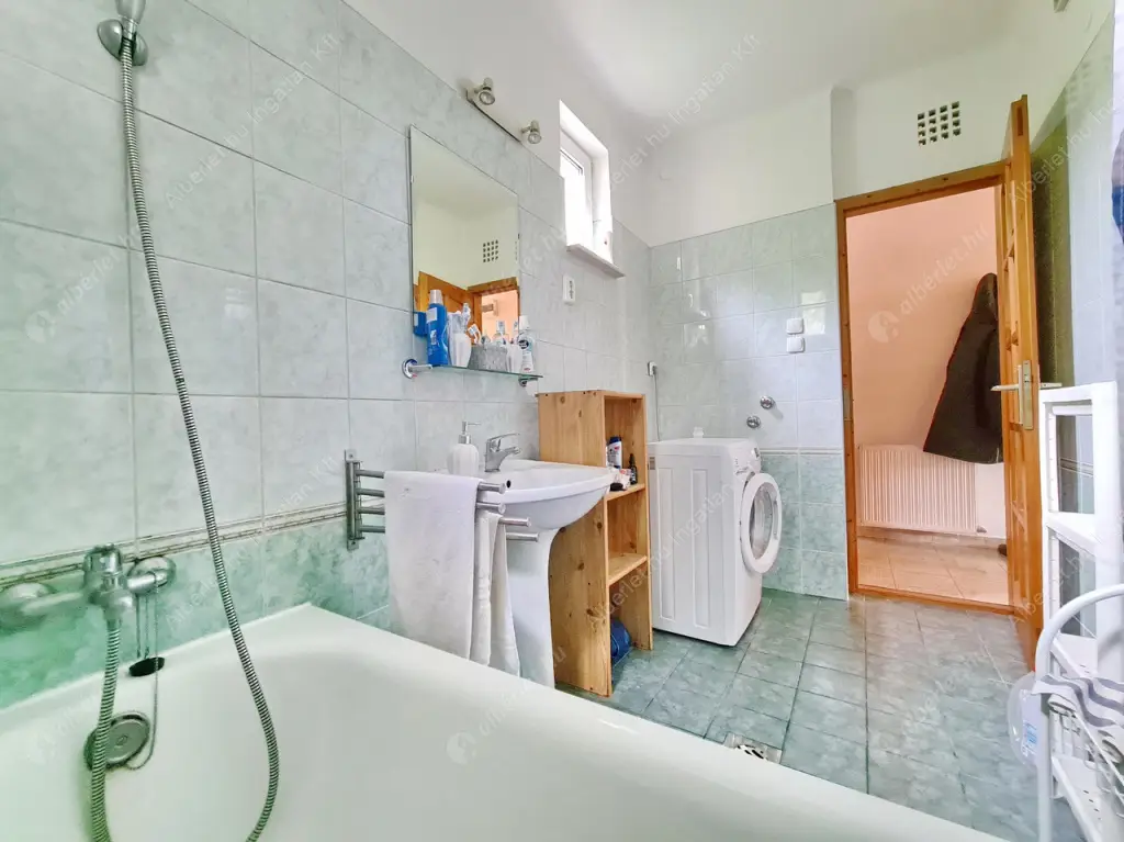 Kiadó albérlet 260000 Ft/hó áron: Budapest, II. kerület  Alvinci út. Mérete: 60 nm, 2 szobás | Alberlet.hu - 6633195