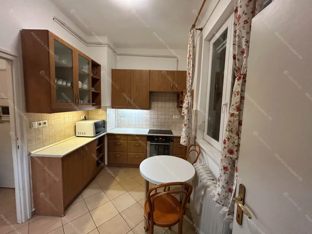 Kiadó albérlet 330000 Ft/hó áron: Budapest, II. kerület  Árpád fejedelem útja. Mérete: 62 nm, 2 szobás | Alberlet.hu - 6677376