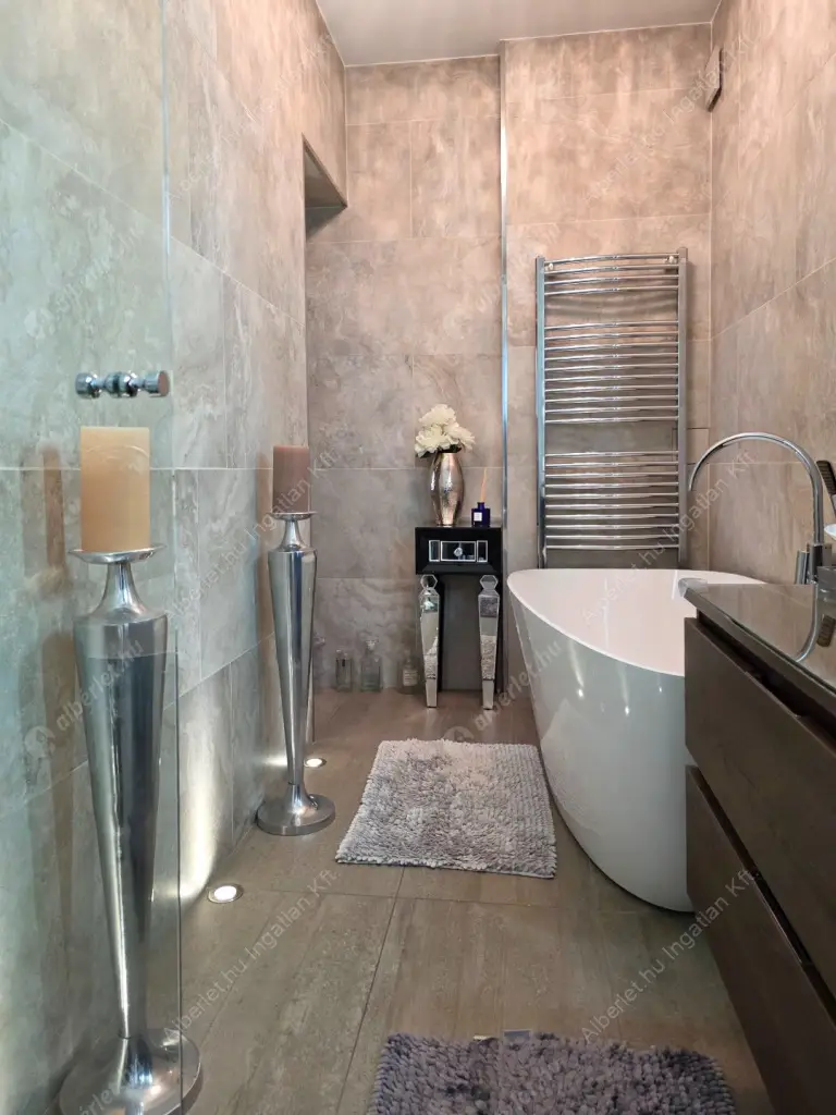 Kiadó albérlet 690000 Ft/hó áron: Budapest, II. kerület  Árpád fejedelem útja. Mérete: 98 nm, 2 szobás | Alberlet.hu - 6619632