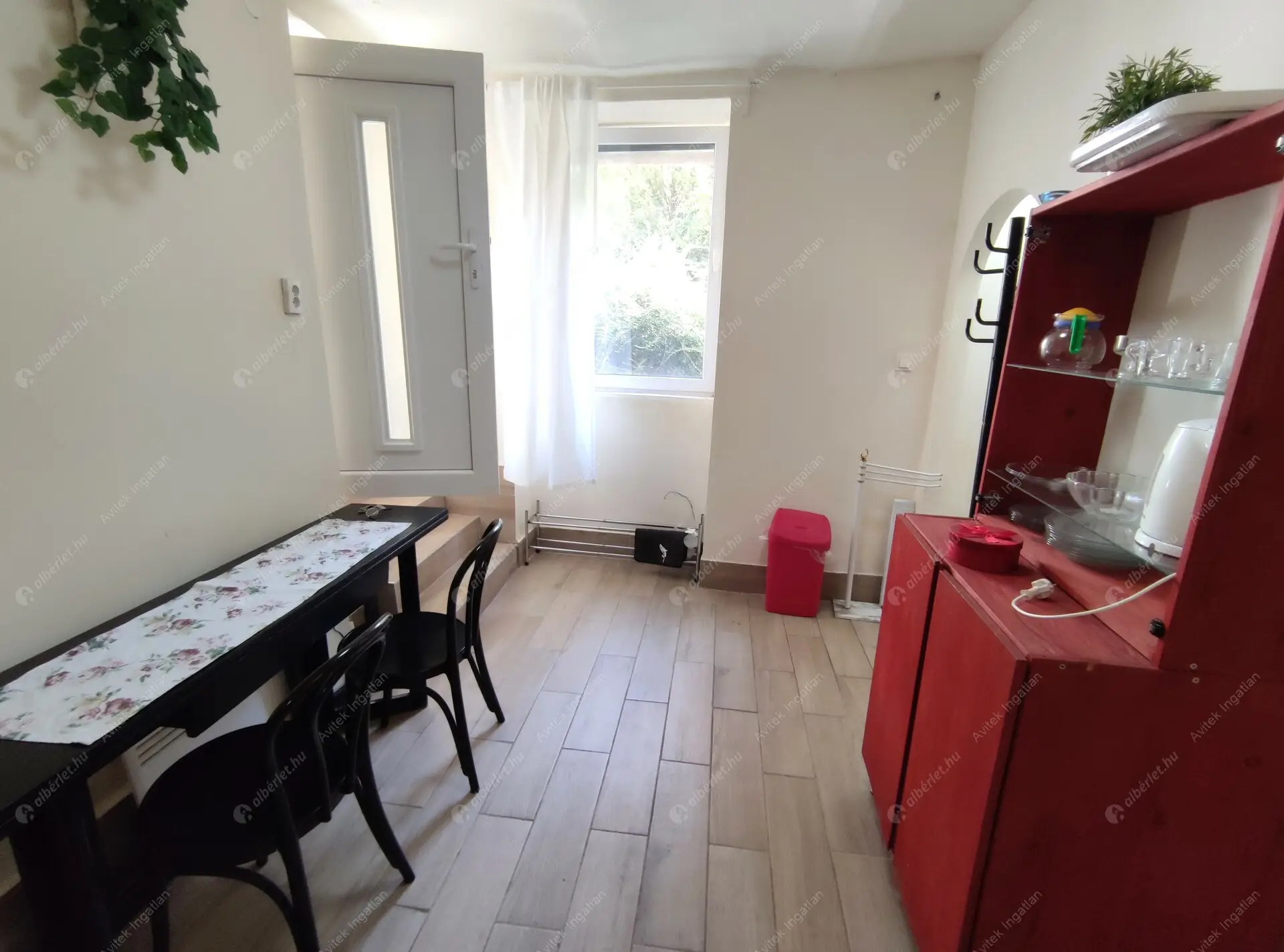 Kiadó albérlet 150000 Ft/hó áron: Budapest, II. kerület  Bécsi út. Mérete: 33 nm, 1 szobás | Alberlet.hu - 6327069