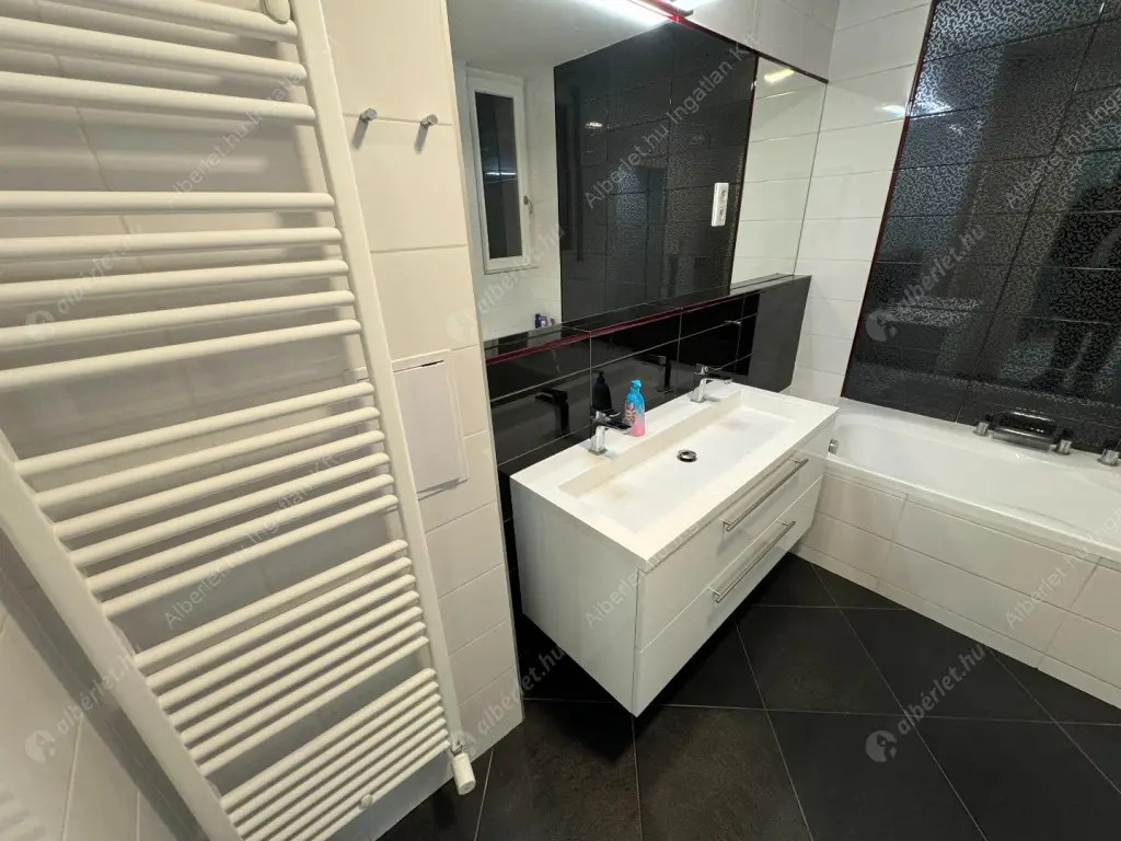 Kiadó albérlet 890000 Ft/hó áron: Budapest, II. kerület  Bem rakpart. Mérete: 92 nm, 3 szobás | Alberlet.hu - 6518244