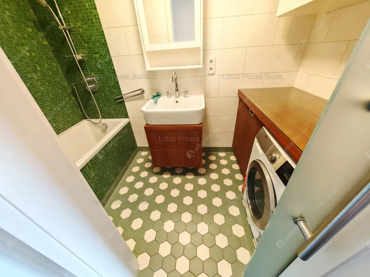 Kiadó albérlet 785000 Ft/hó áron: Budapest, II. kerület  Bimbó út. Mérete: 108 nm, 4 szobás | Alberlet.hu - 6544504