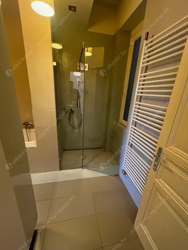Kiadó albérlet 800000 Ft/hó áron: Budapest, II. kerület  Bimbó út. Mérete: 130 nm, 4 szobás | Alberlet.hu - 6549770