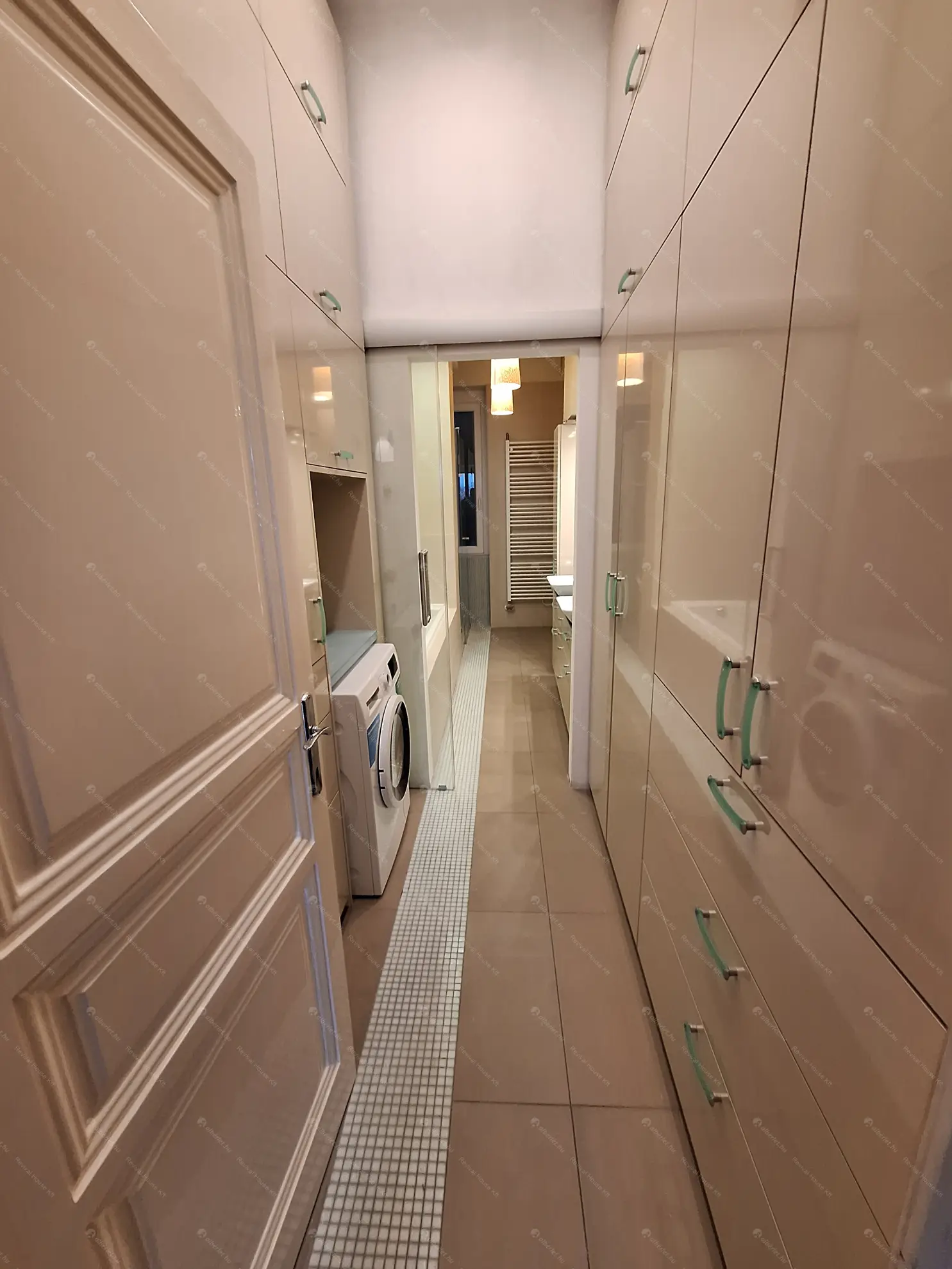 Kiadó albérlet 882000 Ft/hó áron: Budapest, II. kerület  Bimbó út. Mérete: 130 nm, 4 szobás | Alberlet.hu - 6586029