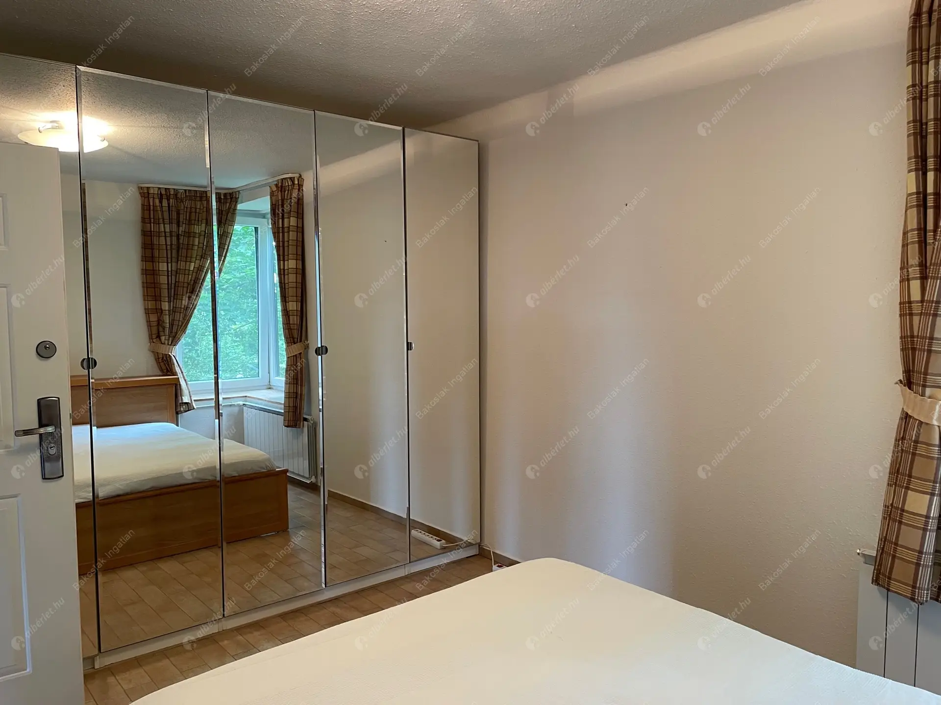 Kiadó albérlet 750000 Ft/hó áron: Budapest, II. kerület  Bimbó út. Mérete: 170 nm, 4 szobás | Alberlet.hu - 5669690