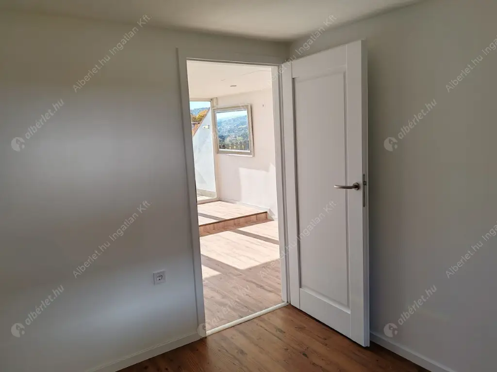 Kiadó albérlet 750000 Ft/hó áron: Budapest, II. kerület  Bimbó út. Mérete: 182 nm, 6 szobás | Alberlet.hu - 6601623